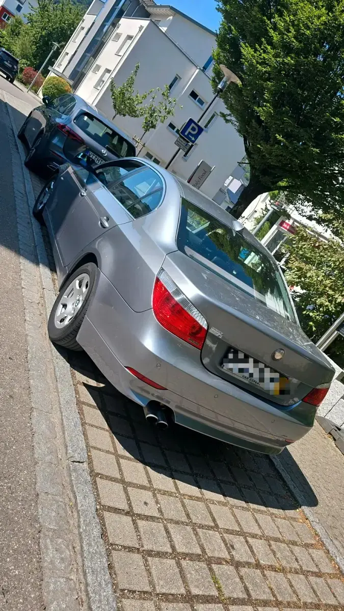 Gebraucht BMW 520 170 PS (125 kW) 2004 Grau Limousine