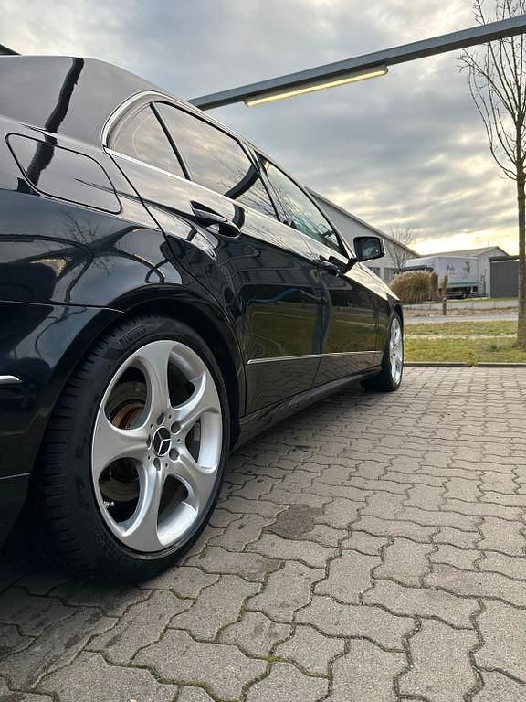 Gebraucht Mercedes E350 Avantgarde 265 PS (194 kW) 2013 Schwarz Limousine