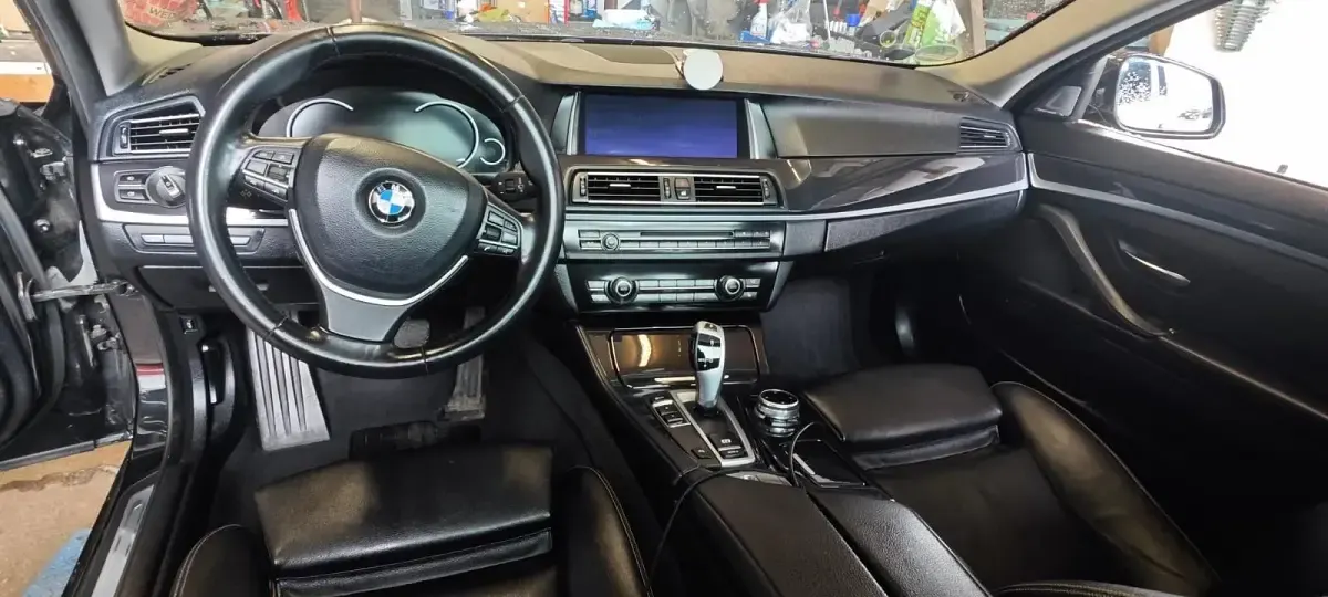 Gebraucht BMW 525 Luxury Line 218 PS (160 kW) 2013 Schwarz Kombi