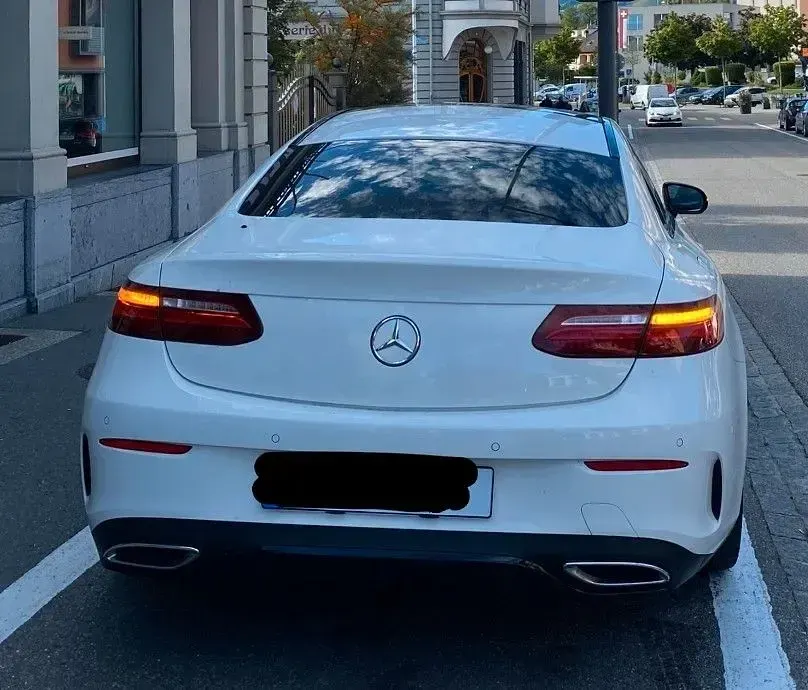 Gebraucht Mercedes E220 194 PS (142 kW) 2019 Weiß Coupé