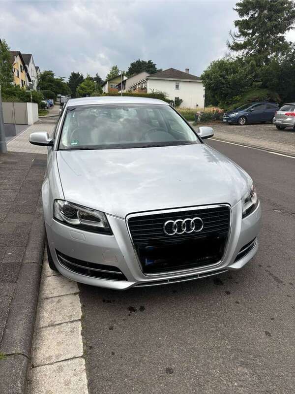 Silber Gebraucht 2011 Audi A3 Sportback Ambiente Kombi | 9.000 € (Fairer Preis) - Bild 1/4