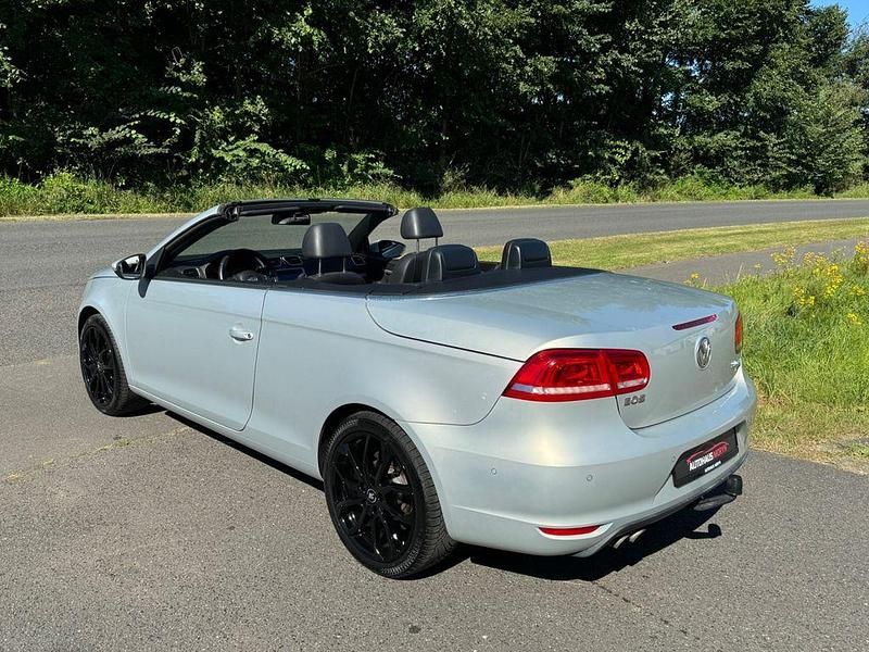 Usata VW Eos Basis 140 CV (102 kW) 2012 Argento Cabrio