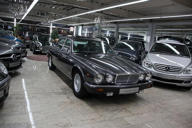 Gebraucht Jaguar XJ12 295 PS (216 kW) 1986 Grau Limousine