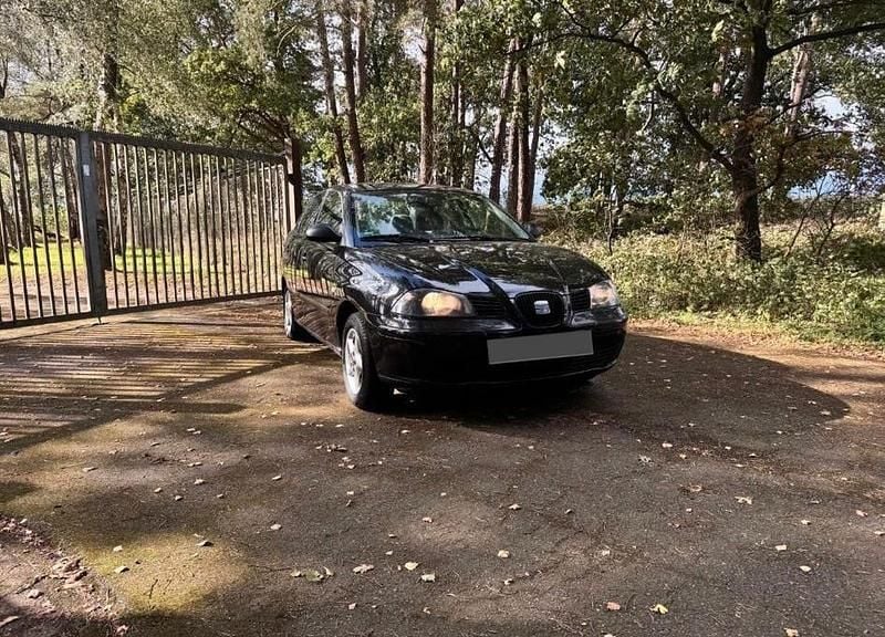 Schwarz Gebraucht 2005 Seat Cordoba Limousine | 1.949 € (Guter Preis) - Bild 1/4