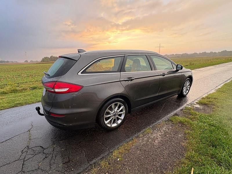 Gebraucht Ford Mondeo Titanium 150 PS (110 kW) 2019 Grau Kombi
