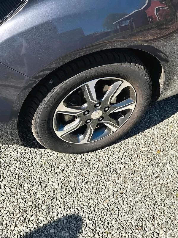 Gebraucht Hyundai ix20 125 PS (91 kW) 2017 Grau Kleinwagen
