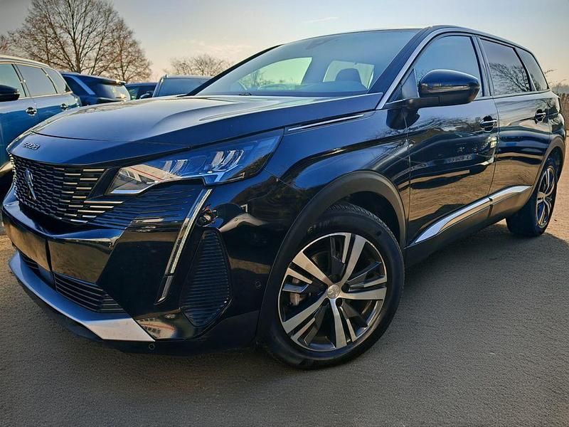 Gebraucht Peugeot 5008 Allure 131 PS (96 kW) 2022 Schwarz Limousine