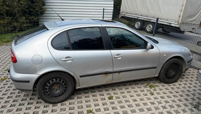 Usata Seat Leon 180 CV (132 kW) 2000 Argento Utilitaria