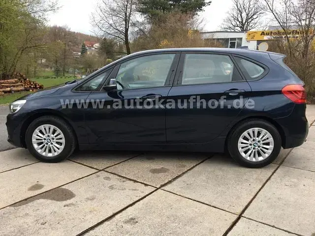 Gebraucht BMW 218 Active Tourer 150 PS (110 kW) 2015 Blau (imperialblau) Van / Kleinbus