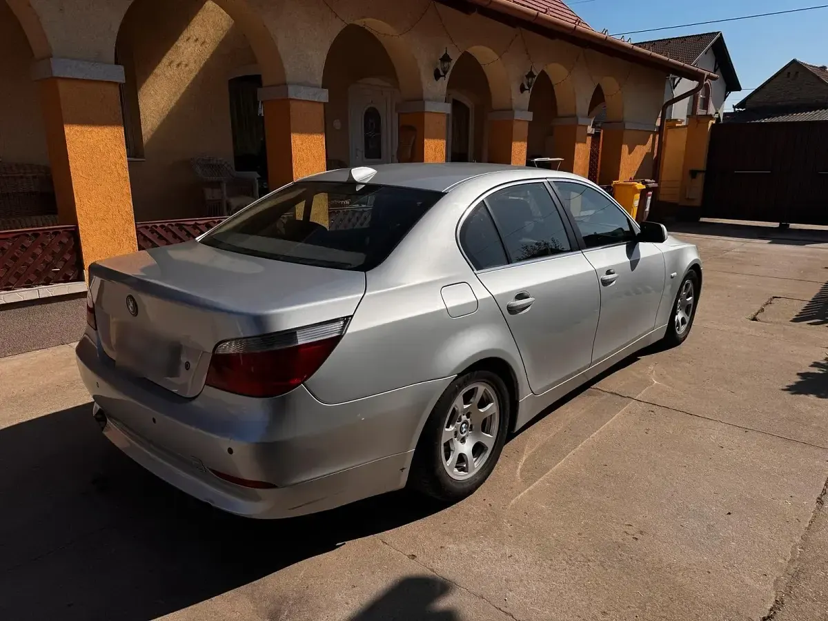 Gebraucht BMW 520 170 PS (125 kW) 2003 Silber Limousine