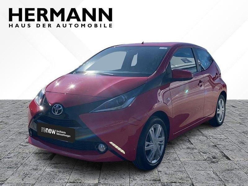 Gebraucht Toyota Aygo X-play 69 PS (50 kW) 2017 Rot Kleinwagen