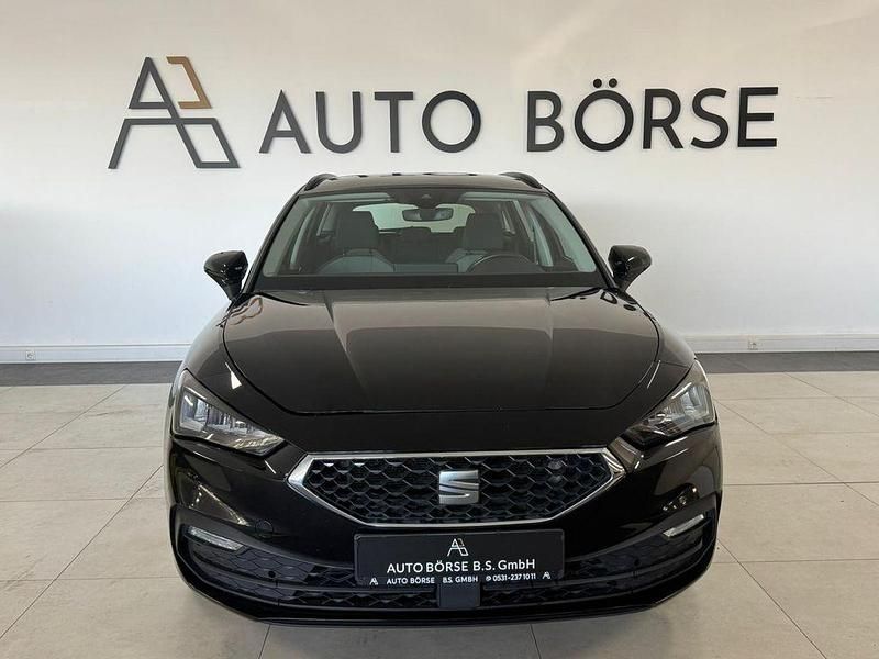 Używany Seat Leon Style 150 KM (110 kW) 2022 Czarny Sedan/Limuzyna