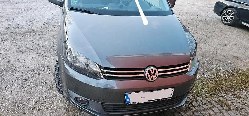 Braun Gebraucht 2011 VW Caddy Maxi Van / Kleinbus | 14.444 € - Bild 1/4