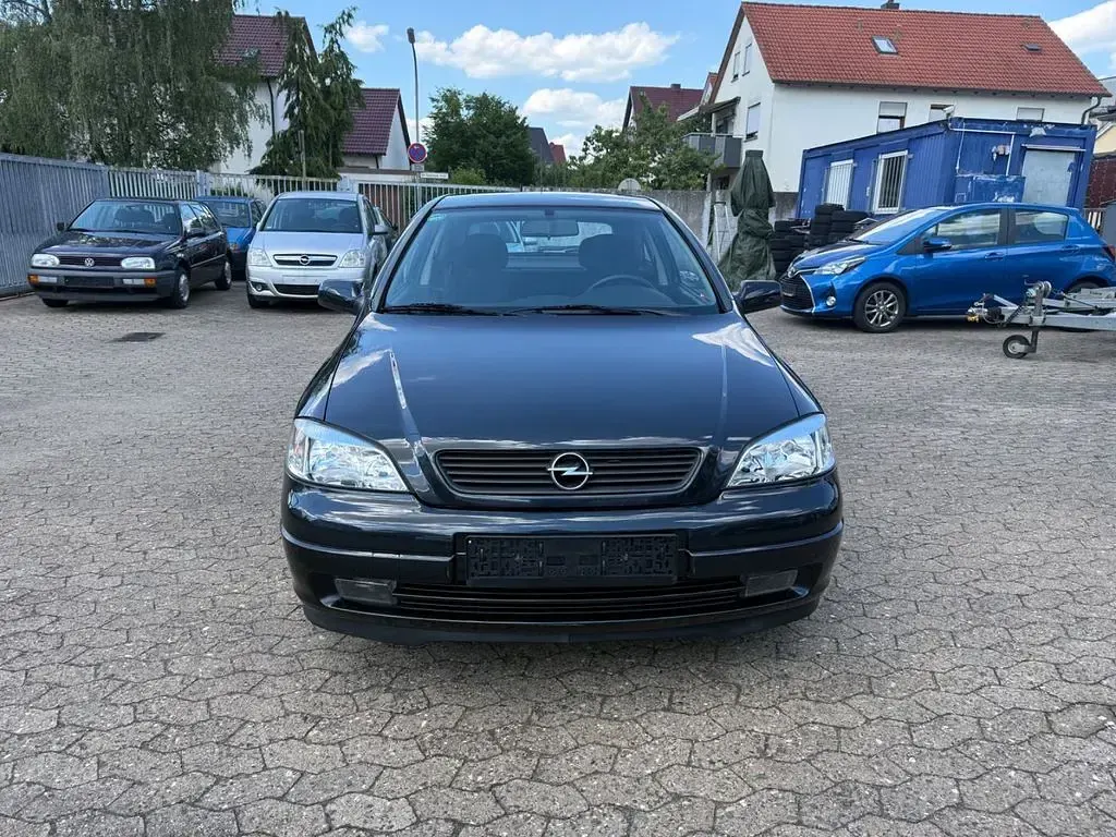 Gebraucht Opel Astra Sport 101 PS (74 kW) 1998 Schwarz Limousine