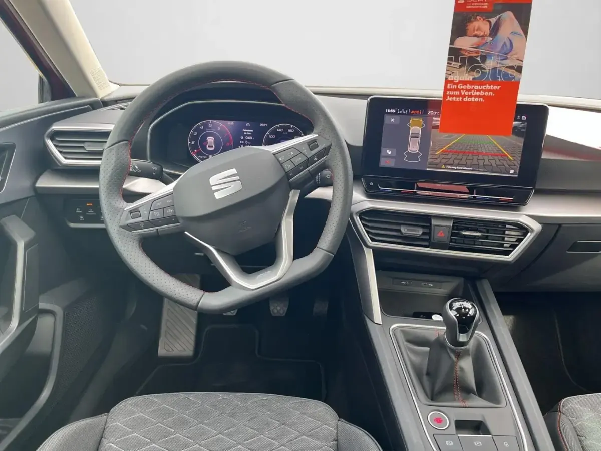 Używany Seat Leon FR 150 KM (110 kW) 2024 Czerwony Sedan/Limuzyna