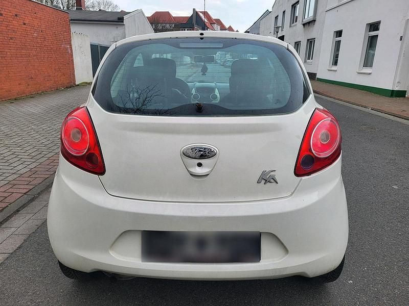 Gebraucht Ford Ka 70 PS (51 kW) 2012 Weiß Kleinwagen