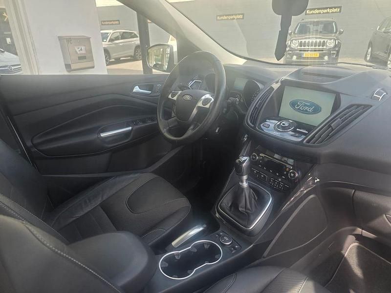 Usado Ford Kuga Titanium 150 HP (110 kW) 2016 Branco SUV
