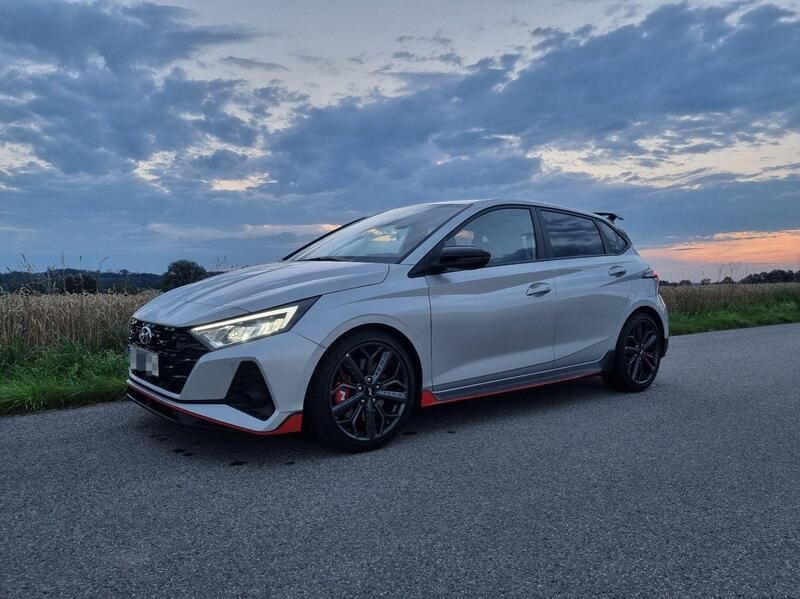 Silber Gebraucht 2022 Hyundai i20 N Performance Kleinwagen | 23.500 € (Fairer Preis) - Bild 1/4