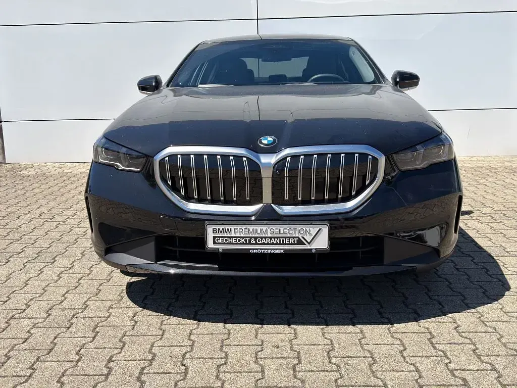 Gebraucht BMW 520 Performance 197 PS (144 kW) 2025 Schwarz Limousine