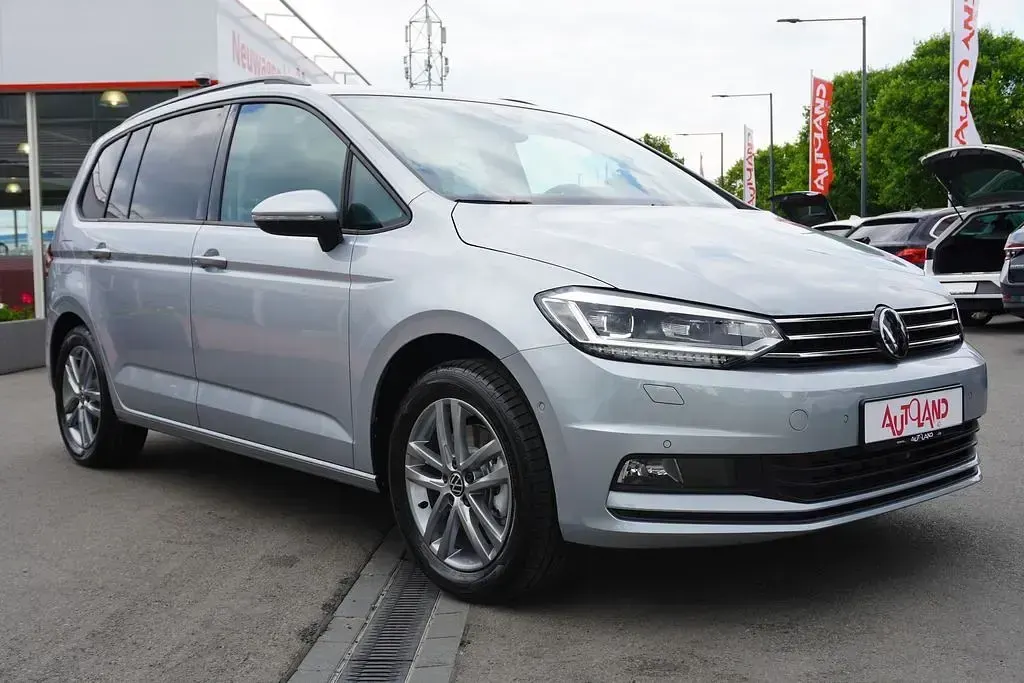 Neu VW Touran 150 PS (110 kW) 2026 Silber Van / Kleinbus