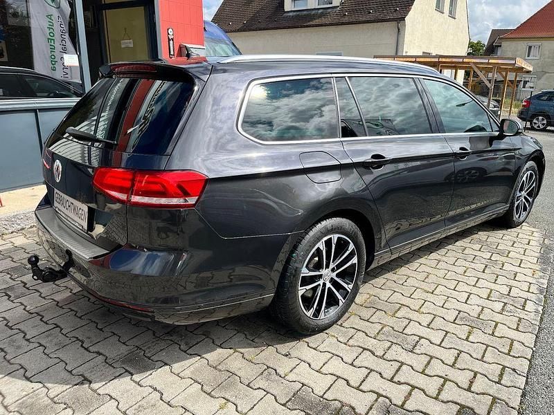 Gebraucht VW Passat 150 PS (110 kW) 2018 Grau Kombi