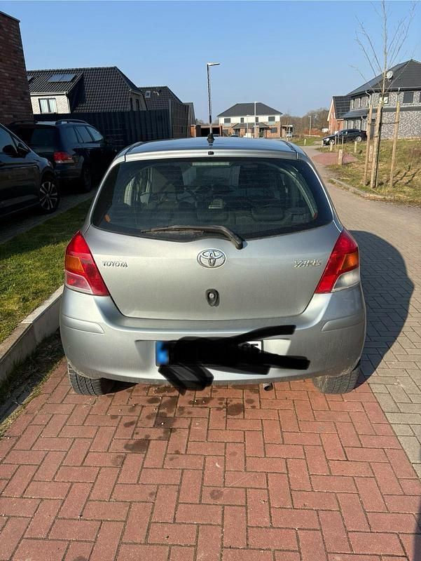 Gebraucht Toyota Yaris 101 PS (74 kW) 2009 Grau Kleinwagen