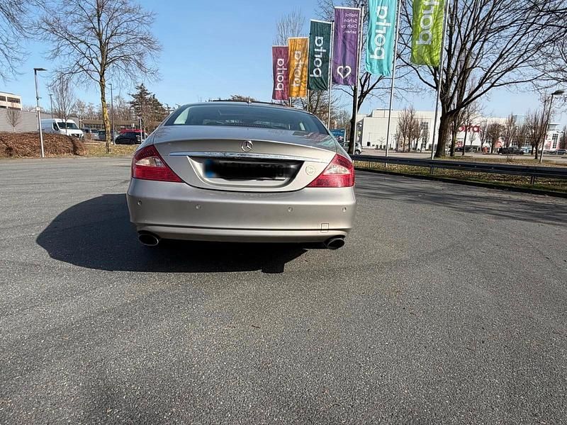 Gebraucht Mercedes CLS320 224 PS (164 kW) 2007 Grau Limousine
