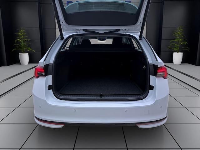 Gebraucht Skoda Octavia 150 PS (110 kW) 2025 Moonweiß perleffekt Kombi