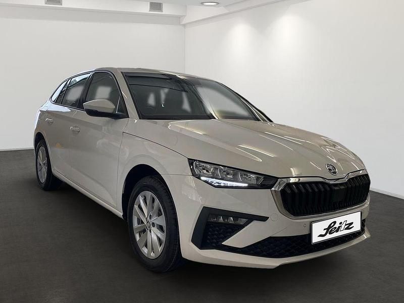 Gebraucht Skoda Scala Selection 116 PS (85 kW) 2025 Candy weiss Kleinwagen