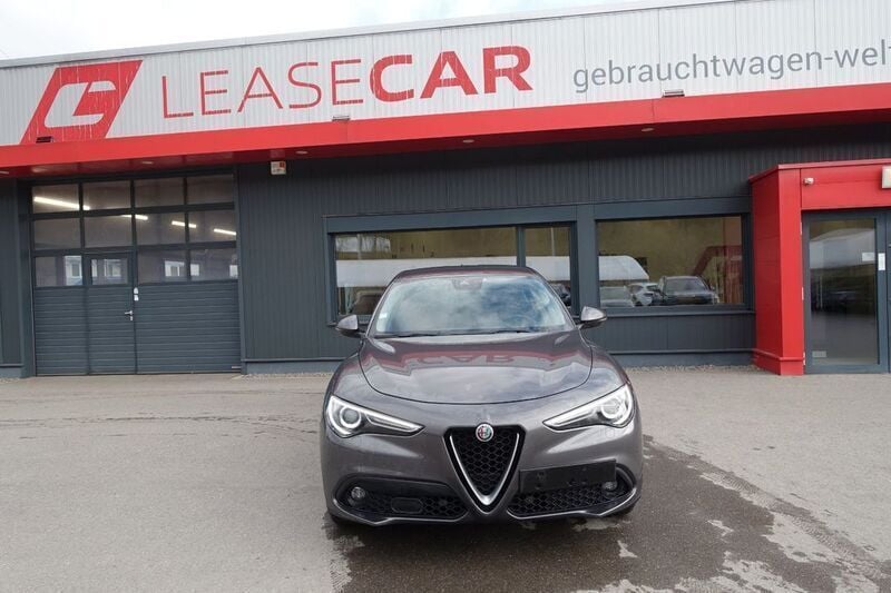 Grau Gebraucht 2019 Alfa Romeo Stelvio Super SUV | 15.900 € (Superpreis) - Bild 1/4