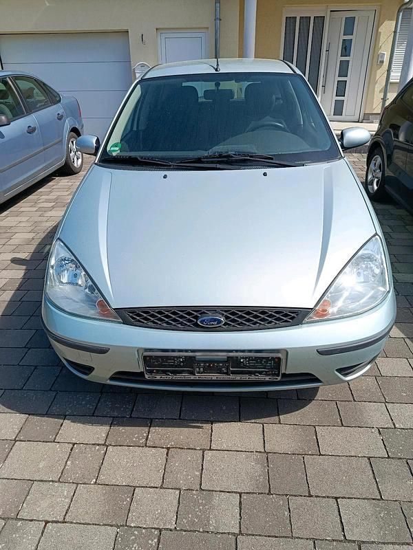 Second-hand Ford Focus 100 CP (73 kW) 2004 Albastru Break