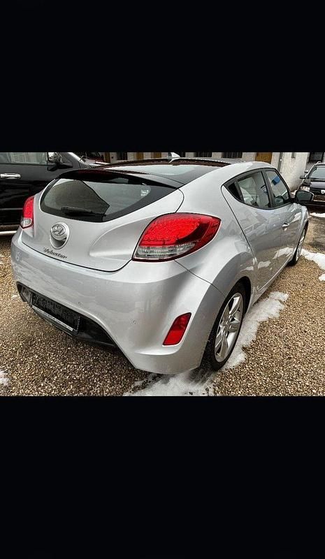 Gebraucht Hyundai Veloster Style 140 PS (102 kW) 2012 Silber Kleinwagen