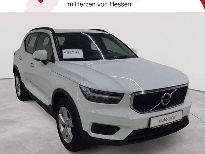 Weiß Gebraucht 2021 Volvo XC40 Momentum SUV | 23.289 € (Fairer Preis) - Bild 1/4