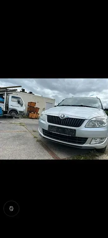 Gebraucht Skoda Roomster 105 PS (77 kW) 2015 Grau Van / Kleinbus