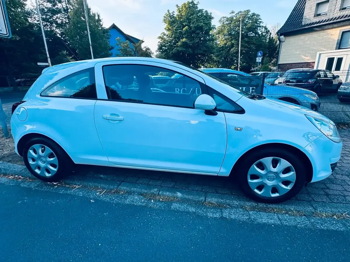 Gebraucht Opel Corsa Edition 60 PS (44 kW) 2010 Weiß Kleinwagen