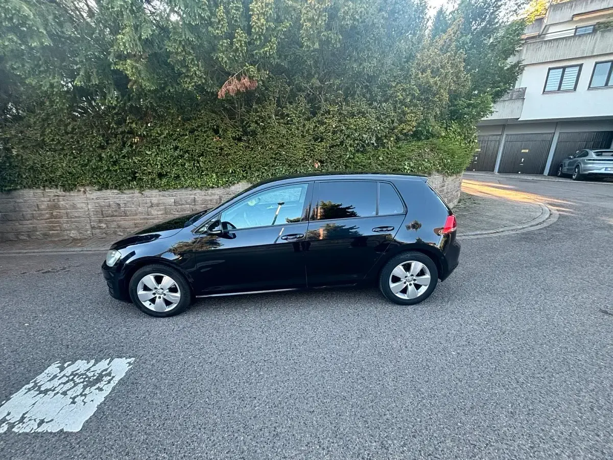 Gebraucht VW Golf VII 105 PS (77 kW) 2013 Schwarz Kleinwagen