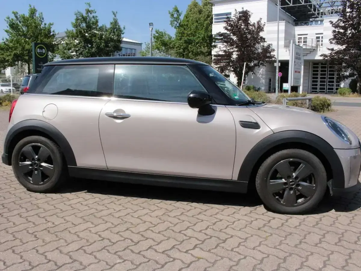 Gebraucht Mini Cooper Classic 136 PS (100 kW) 2023 Grau Kleinwagen