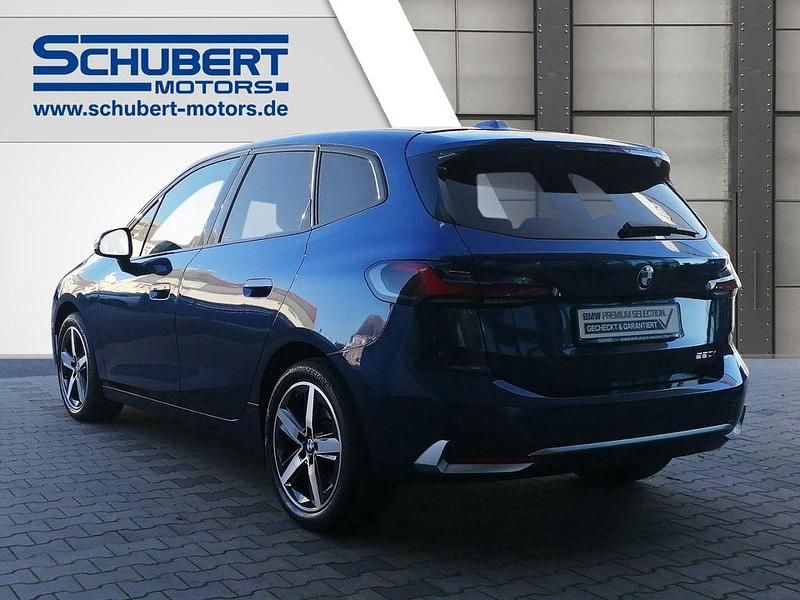 Gebraucht BMW 220 Active Tourer Luxury Line 170 PS (125 kW) 2022 Phytonicblau Van / Kleinbus