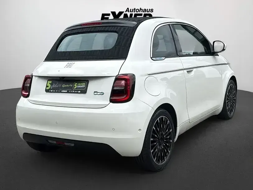 Gebraucht Fiat 500e La Prima 86 kW (118 PS) 2023 Arktis weiss Cabrio