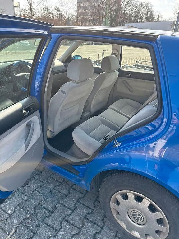 Gebraucht VW Golf IV Comfortline 101 PS (74 kW) 2000 Blau Limousine
