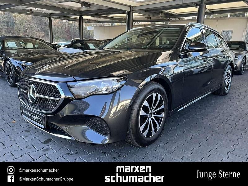 Lack graphitgrau Gebraucht 2024 Mercedes E220 Avantgarde Kombi | 44.780 € (Superpreis) - Bild 1/4