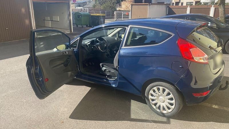 Gebraucht Ford Fiesta Trend 75 PS (55 kW) 2017 Blau Kleinwagen