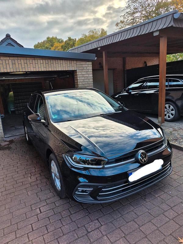 Gebraucht VW Polo Style 95 PS (69 kW) 2023 Schwarz Kleinwagen