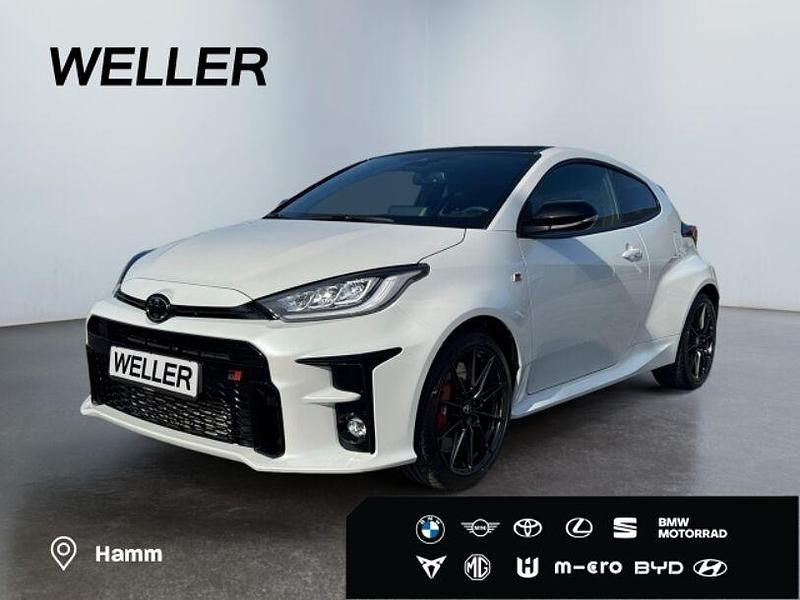 Weiss Gebraucht 2021 Toyota Yaris Basis Kleinwagen | 34.980 € (Teuer) - Bild 1/3