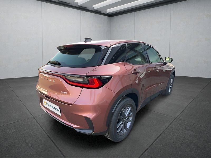 Neu Lexus LBX 136 PS (100 kW) 2025 Rot SUV