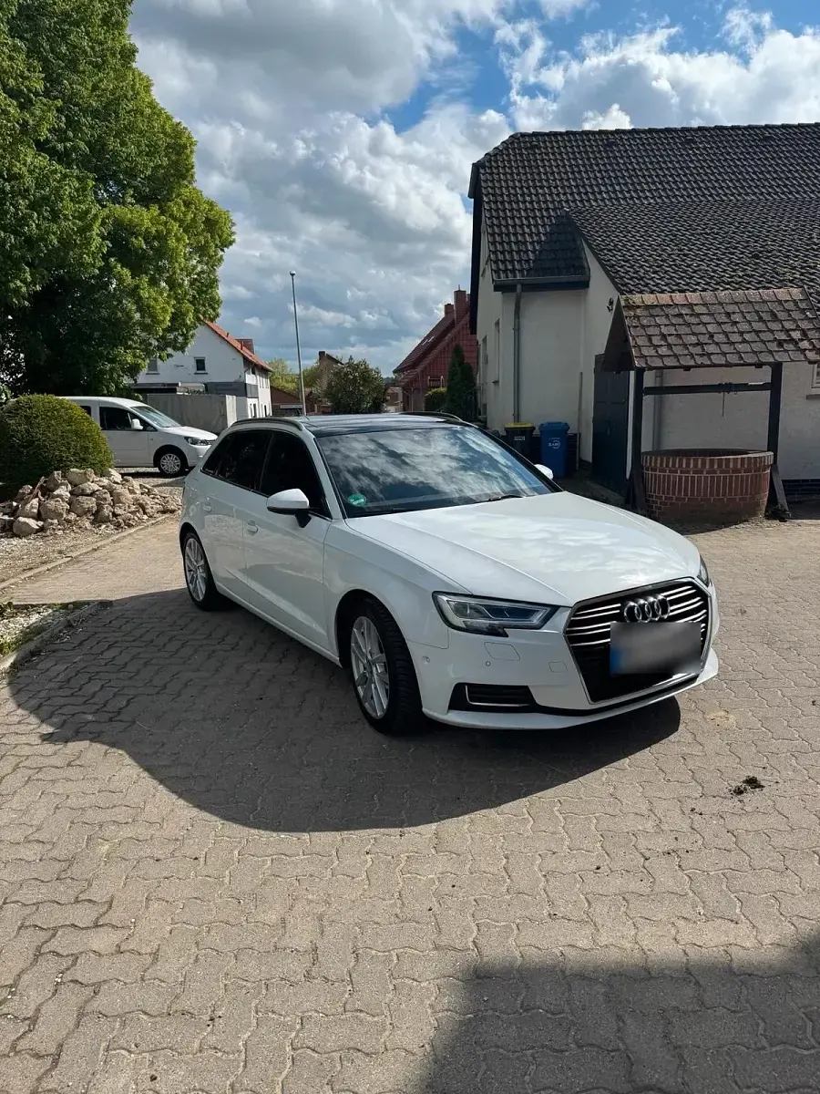 Gebraucht Audi A3 Sportback 116 PS (85 kW) 2018 Weiß Kleinwagen