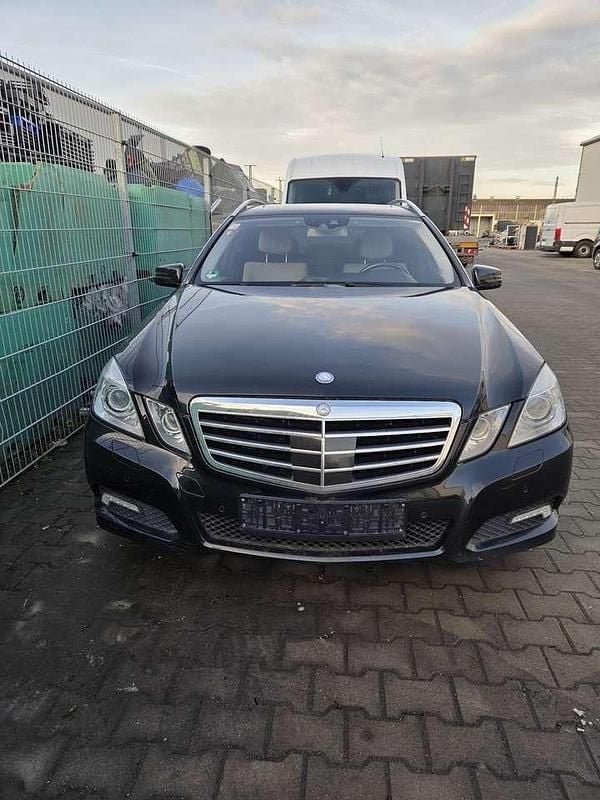 Gebraucht 2009 Mercedes E350 Avantgarde Kombi | 5.950 € (Superpreis) - Bild 1/4