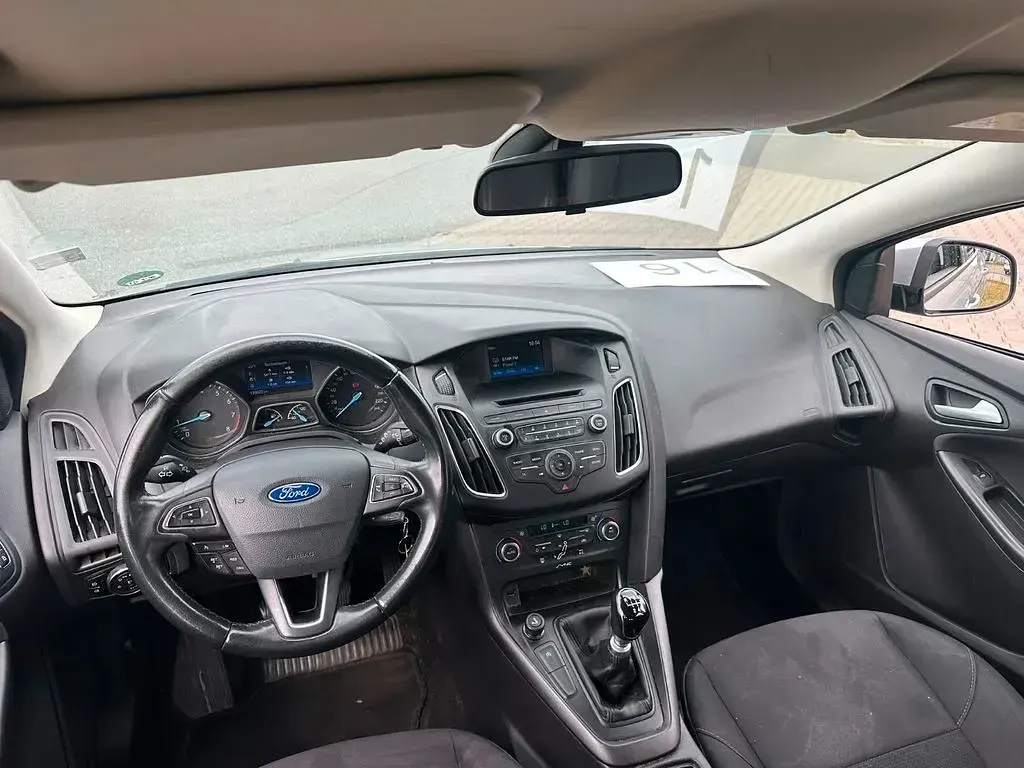 Gebraucht Ford Focus Business Edition 125 PS (91 kW) 2016 Silber Limousine