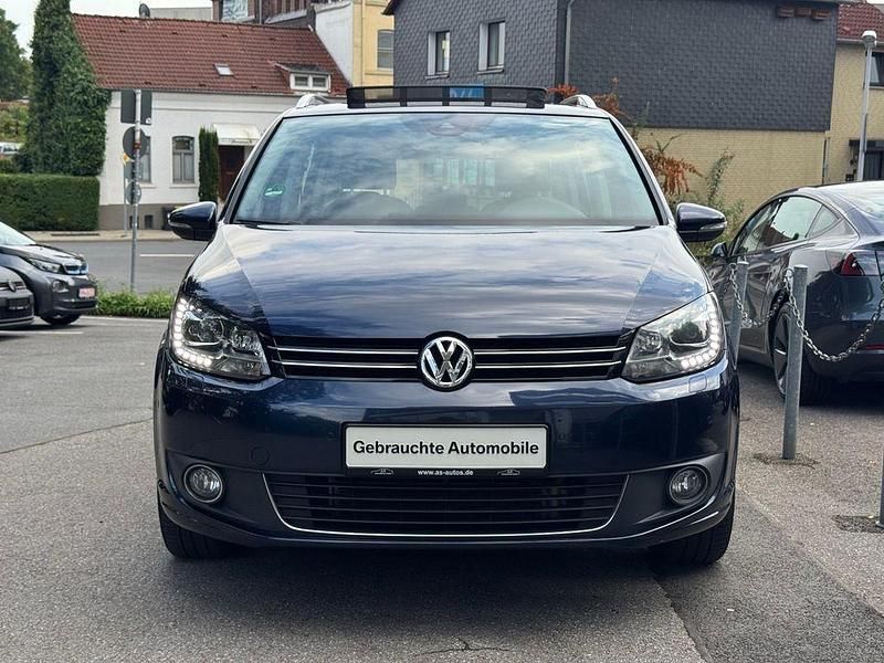 Gebraucht VW Touran Highline 150 PS (110 kW) 2014 Blau Van / Kleinbus