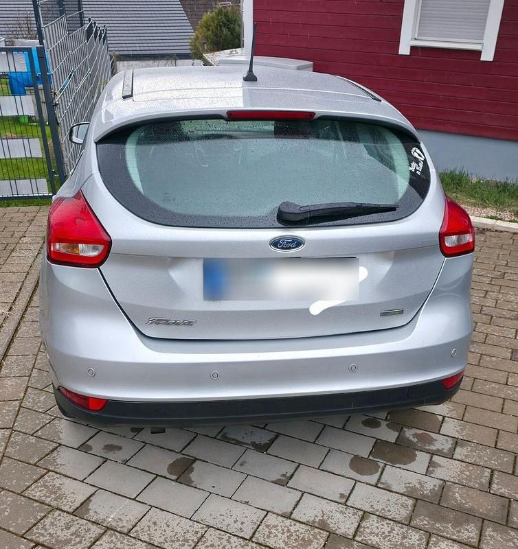 Gebraucht Ford Focus Titanium 125 PS (91 kW) 2018 Silber Kombi